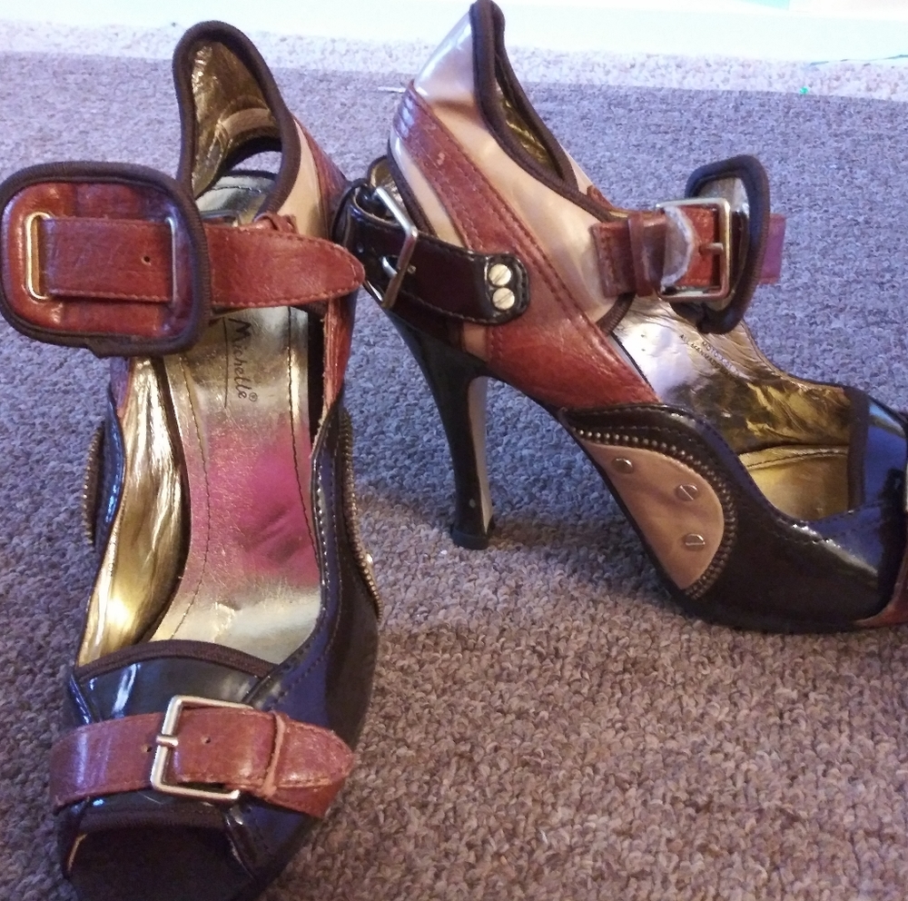 Sexy ladies brown open toe 4in heels.